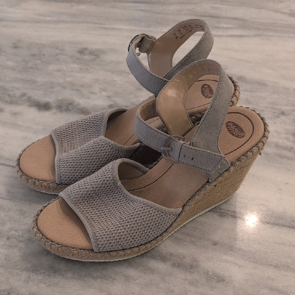 Dr. Scholl's Light Gray Wedge Sandals